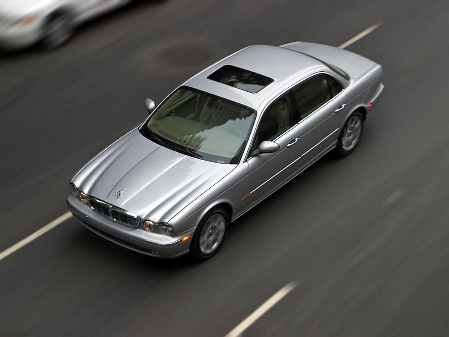 Jaguar XJ8 L 2005 года  (фото 37 из 63)